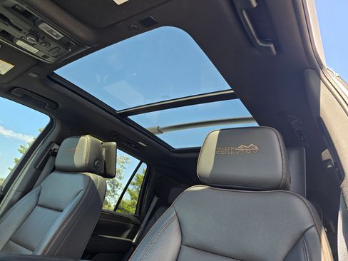 Used 2024 Chevrolet Tahoe High Country w/ Advanced Technology Package AWD/4WD image 60