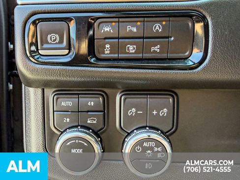 Used 2025 GMC Yukon Denali AWD/4WD image 24