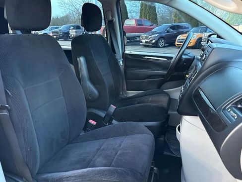 Used 2013 Dodge Grand Caravan American Value Package image 25