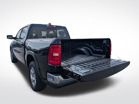 New 2026 RAM 1500 4x4 Crew Cab image 7