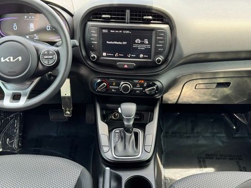 Used 2025 Kia Soul LX FWD image 29
