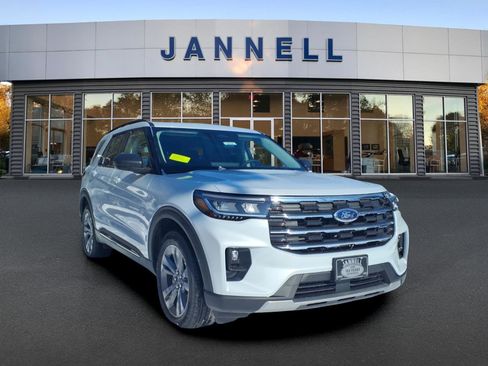 New 2026 Ford Explorer Active w/ Active Comfort Package AWD/4WD image 2