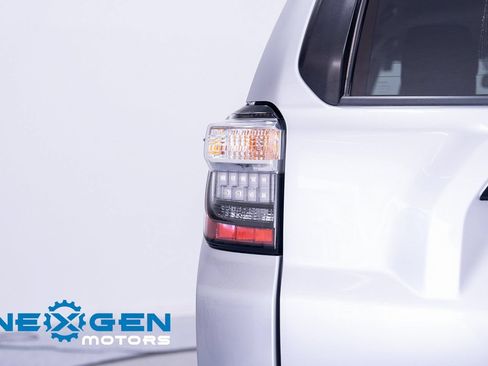 Used 2019 Toyota 4Runner TRD Off-Road Premium AWD/4WD image 52