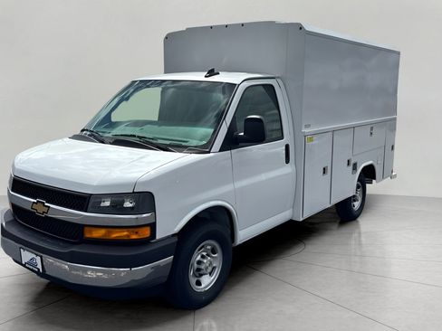 New 2025 Chevrolet Express 3500 w/ Power Convenience Package RWD image 8