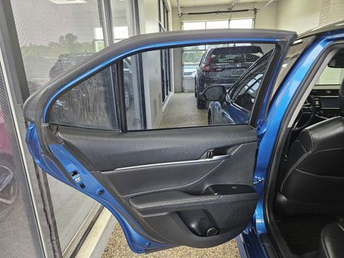 Used 2018 Toyota Camry XSE FWD image 15