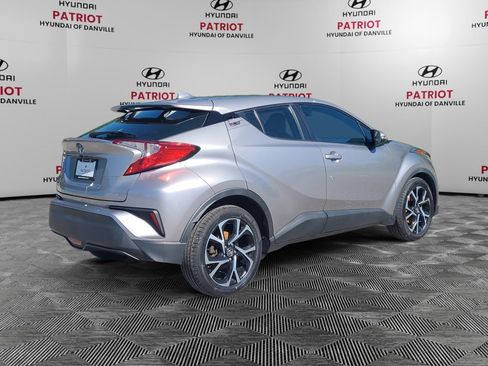 Used 2018 Toyota C-HR XLE FWD image 3