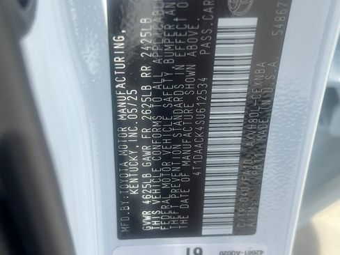 Used 2025 Toyota Camry LE FWD image 21
