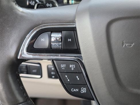 Used 2021 Lincoln Navigator Reserve w/ Luxury Package image 35