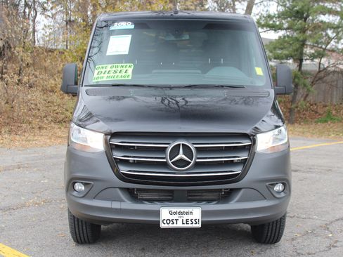 Used 2020 Mercedes-Benz Sprinter 2500 image 2