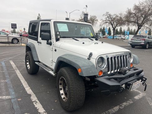 Used 2011 Jeep Wrangler Rubicon w/ PWR Convenience Group image 4