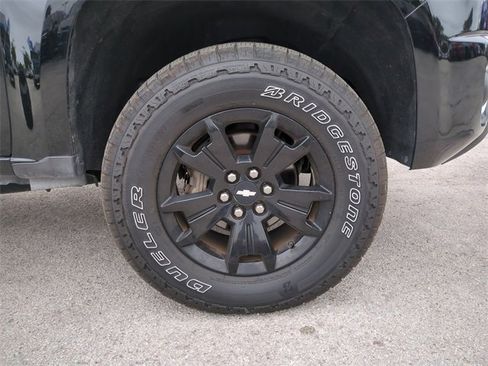 Used 2019 Chevrolet Colorado Z71 w/ Z71 Midnight Edition image 11