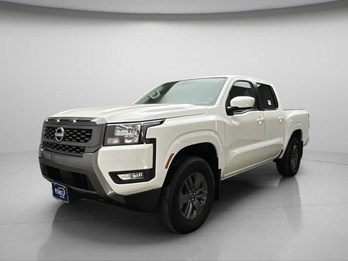 Used 2025 Nissan Frontier SV w/ SV Convenience Package AWD/4WD image 2