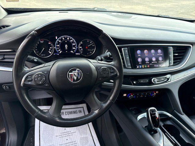 Used 2020 Buick Enclave Avenir w/ Avenir Technology Package AWD/4WD image 18