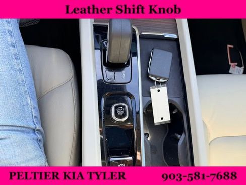 Used 2022 Volvo XC60 B5 Momentum image 23