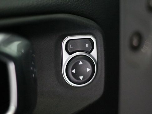 Used 2021 Jeep Gladiator Overland AWD/4WD image 47