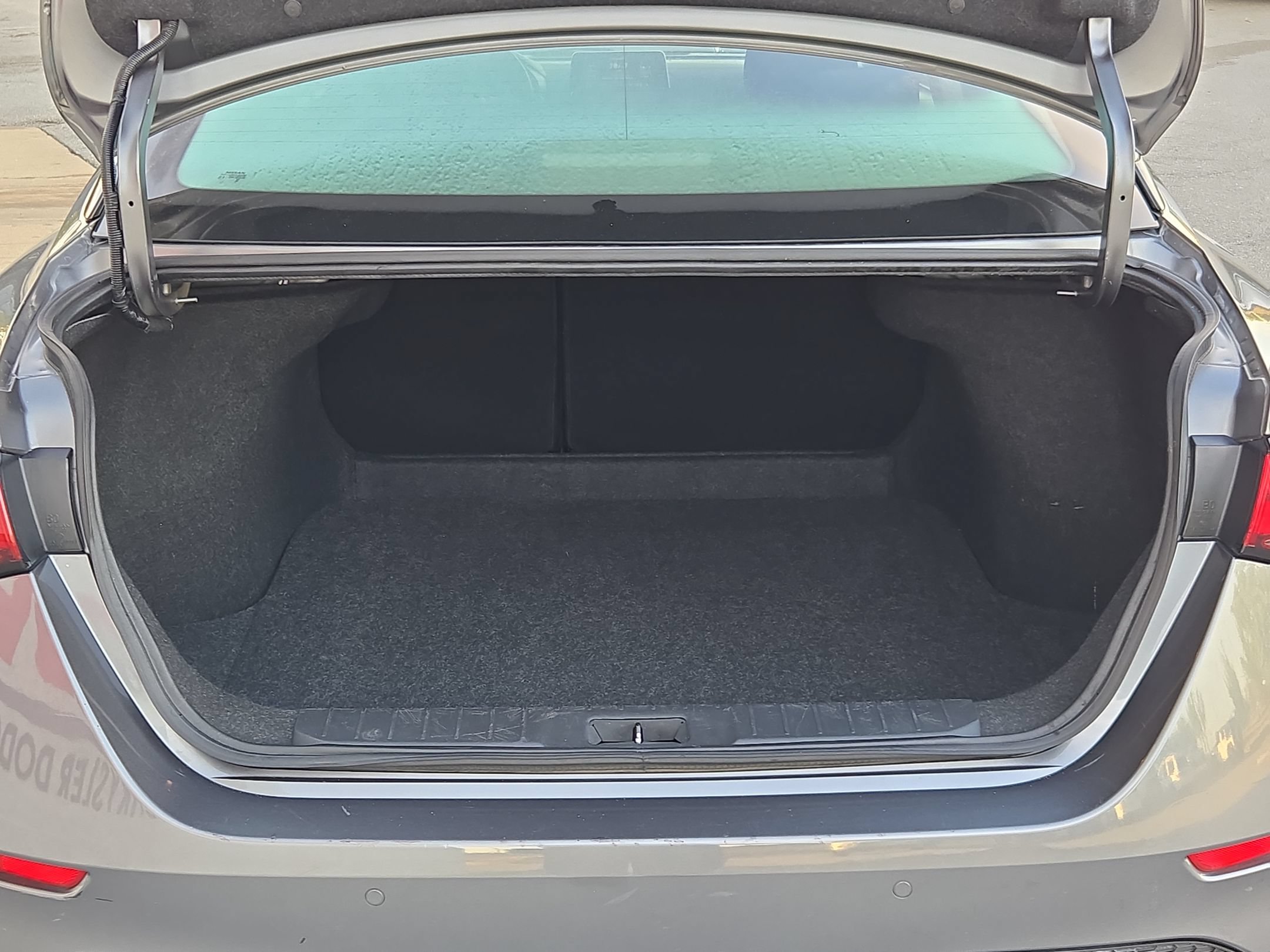 Used 2024 Nissan Sentra SV FWD image 18