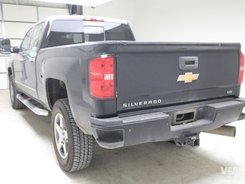 Used 2019 Chevrolet Silverado 2500 LTZ w/ Duramax Plus Package AWD/4WD image 2