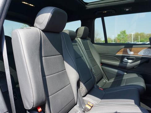 Certified 2025 Mercedes-Benz GLS 450 4MATIC image 44