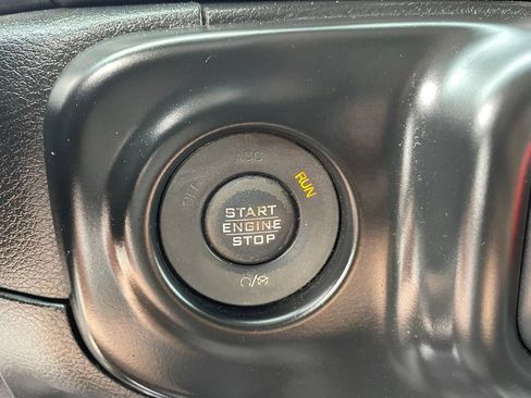 Used 2018 Jeep Wrangler Unlimited Sport AWD/4WD image 7
