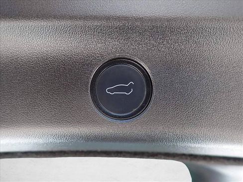 Used 2020 Tesla Model Y Long Range AWD/4WD image 9