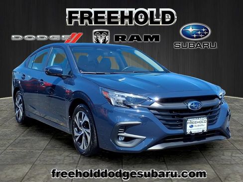Used 2025 Subaru Legacy Premium AWD/4WD image 1