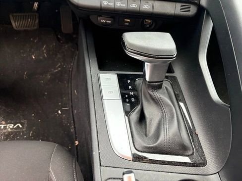 Certified 2021 Hyundai Elantra SEL image 15