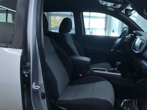 Used 2023 Toyota Tacoma TRD Off-Road image 17