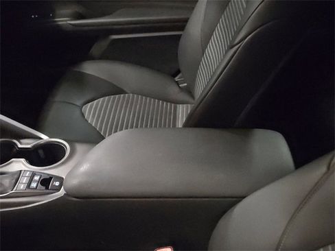 Used 2023 Toyota Camry SE image 20