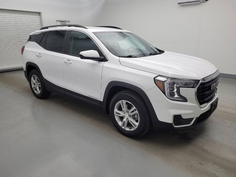 Used 2023 GMC Terrain SLE w/ Driver Convenience Package FWD image 11