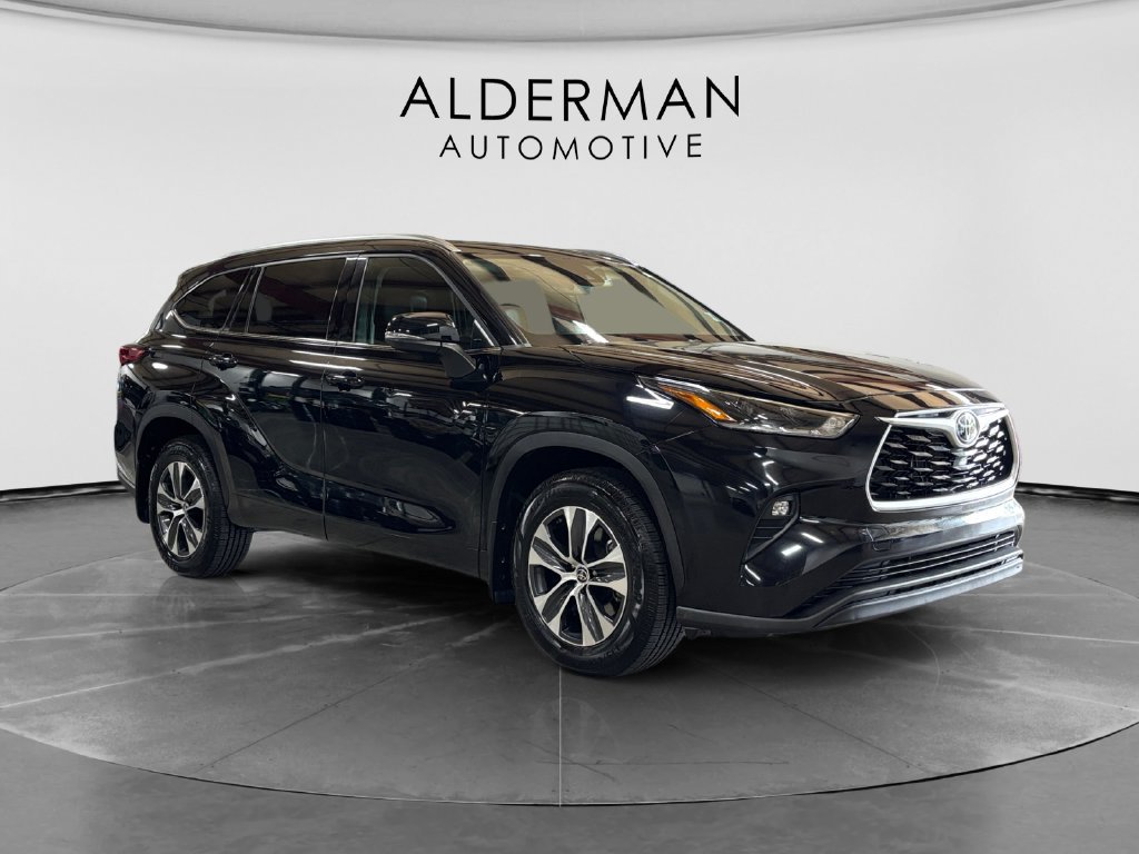 Used 2021 Toyota Highlander XLE AWD/4WD image 7