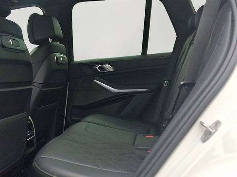 Used 2025 BMW X5 xDrive40i AWD/4WD image 8