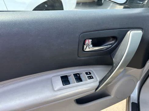 Used 2012 Nissan Rogue SL AWD/4WD image 11
