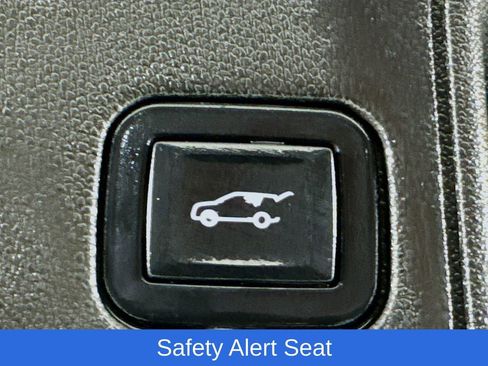 Used 2022 GMC Terrain AT4 w/ Infotainment Package II image 37