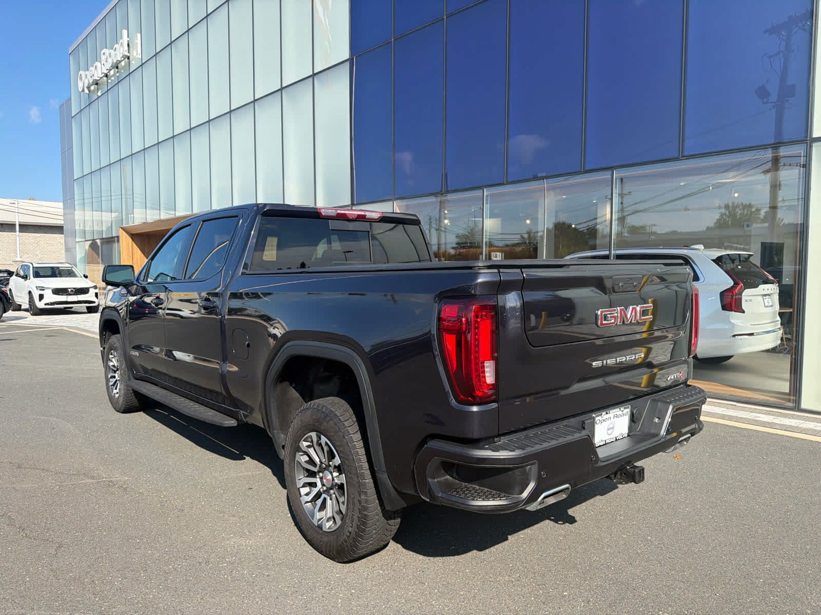 Used 2022 GMC Sierra 1500 AT4 w/ Technology Package AWD/4WD image 21