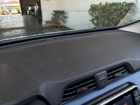 Used 2025 Nissan Versa SV FWD image 17