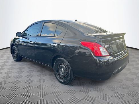 Used 2019 Nissan Versa SV image 8