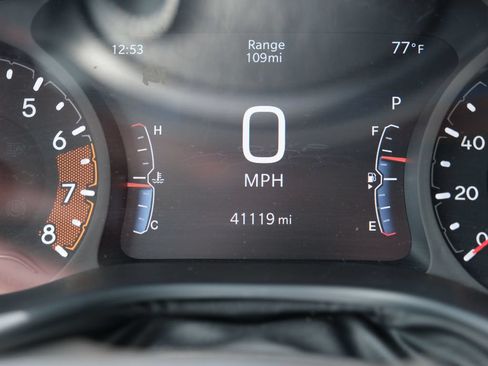 Used 2025 Jeep Compass Trailhawk AWD/4WD image 10