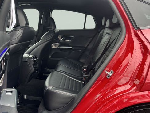 Used 2024 Mercedes-Benz GLC 300 4MATIC image 26