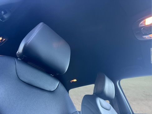 New 2026 Jeep Compass Latitude image 17