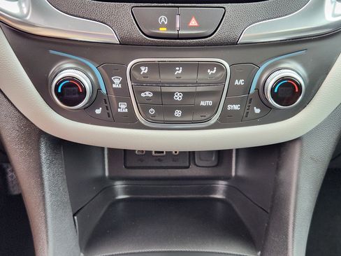 Used 2024 Chevrolet Equinox LT image 20