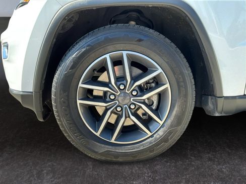 Used 2021 Jeep Grand Cherokee Limited RWD image 9