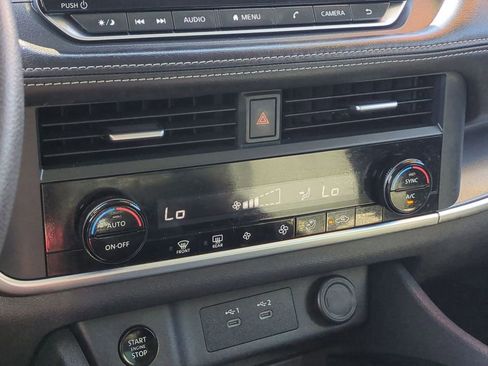 Used 2024 Nissan Rogue SV FWD image 23