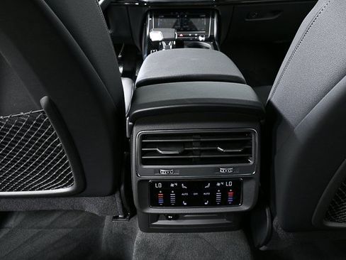 New 2025 Audi Q8 Premium Plus image 21
