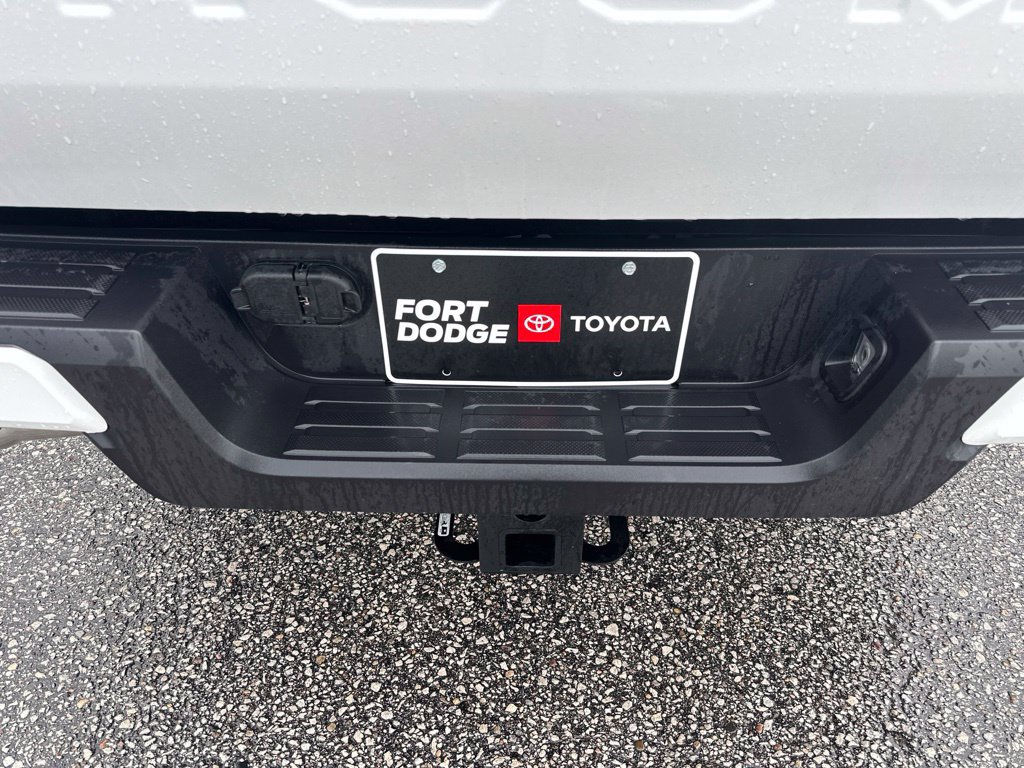 Used 2025 Toyota Tacoma SR5 AWD/4WD image 22