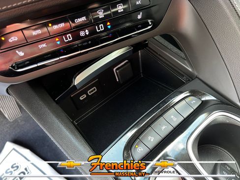 Used 2023 Buick Envision Essence AWD/4WD image 18
