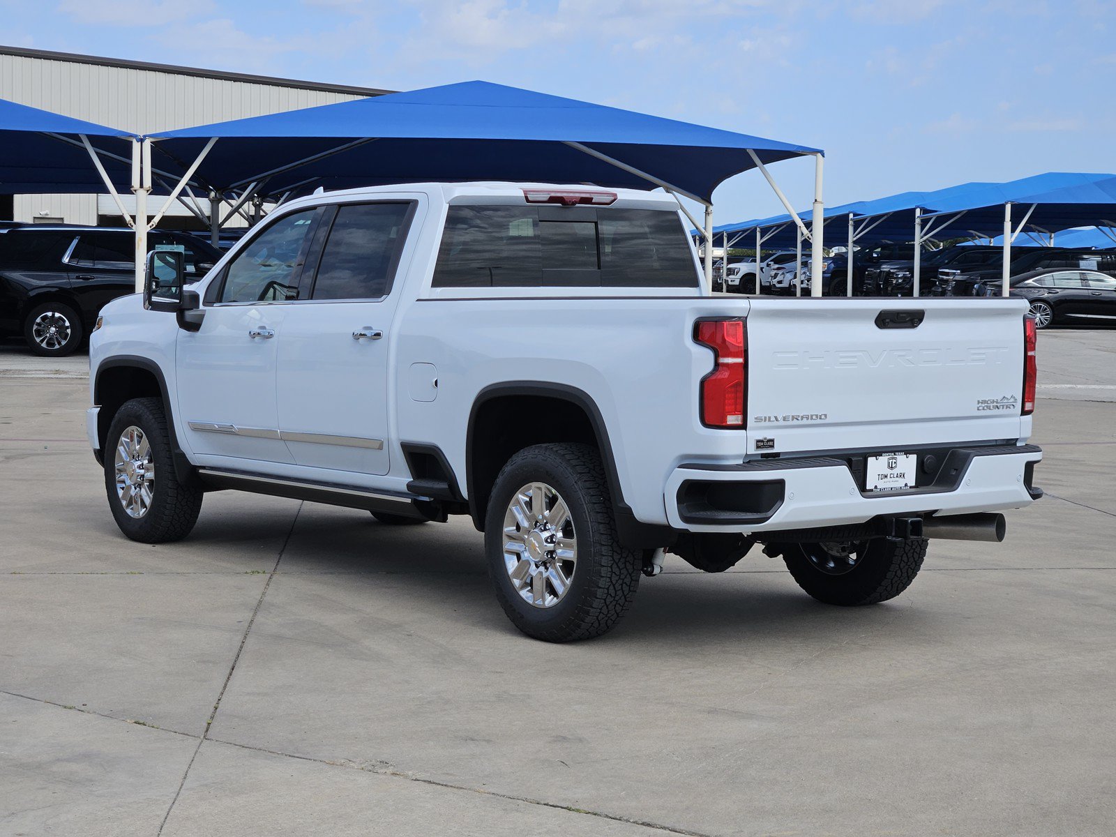 New 2026 Chevrolet Silverado 2500 High Country w/ High Country Premium Package AWD/4WD image 3