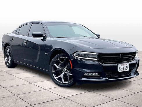 Used 2018 Dodge Charger R/T w/ Plus Group image 2