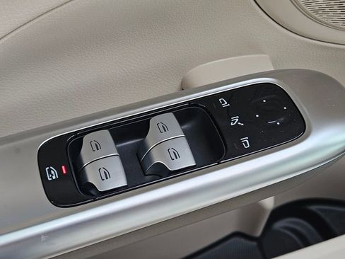 New 2026 Mercedes-Benz C 300 4MATIC Sedan image 17