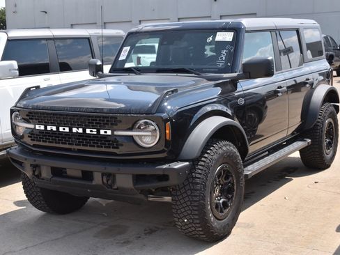 Certified 2024 Ford Bronco Wildtrak AWD/4WD image 2