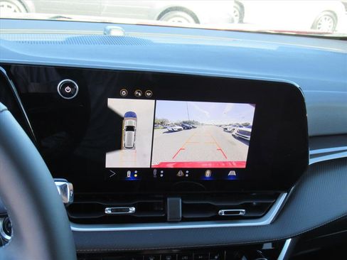 Used 2025 Chevrolet Equinox LT w/ Safety and Technology Package image 23